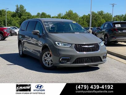 Used 2023 Chrysler Pacifica Touring-L