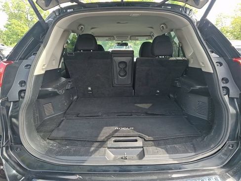 Used 2018 Nissan Rogue SV AWD/4WD image 34