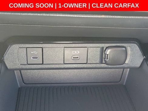 Used 2026 Toyota Prius Plug-In Hybrid FWD image 32