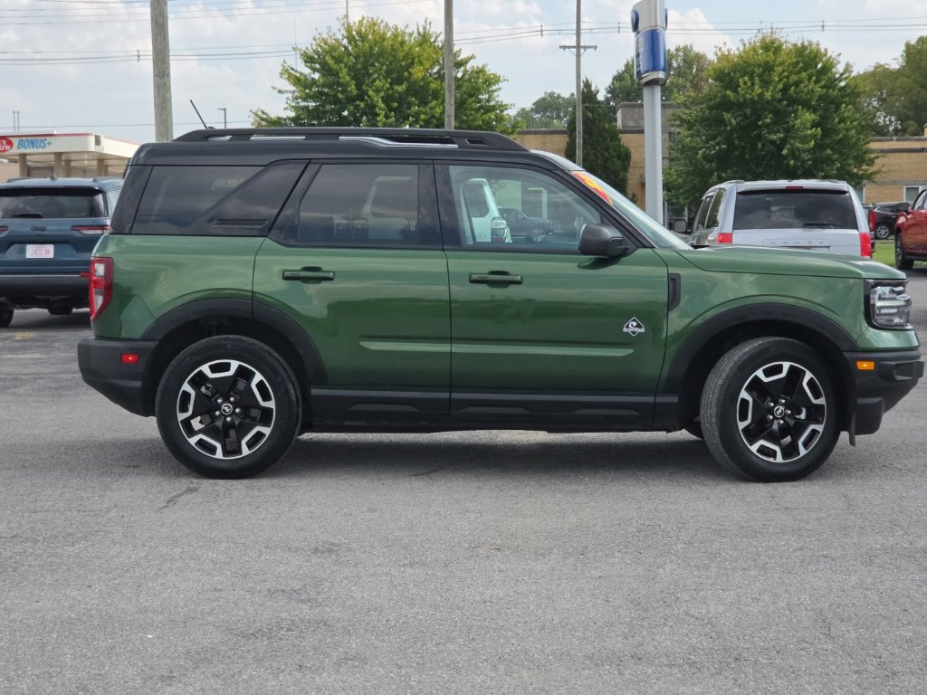Used 2023 Ford Bronco Sport Outer Banks w/ Tech Package AWD/4WD image 8