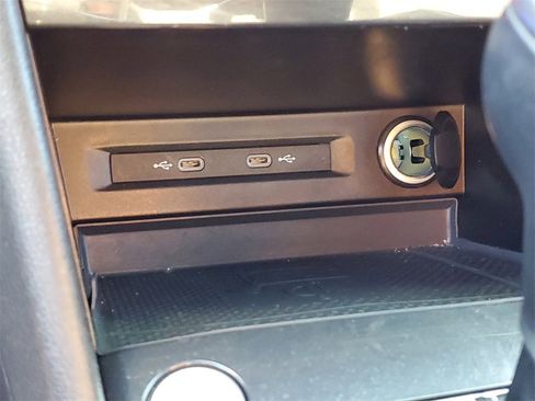 Used 2022 Volkswagen Tiguan SEL R-Line image 27