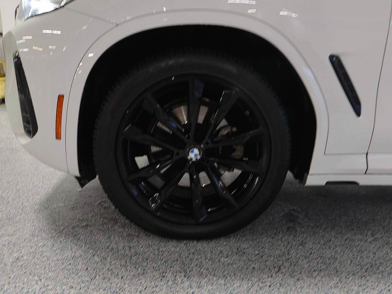 Used 2022 BMW X3 xDrive30i w/ M Sport Package AWD/4WD image 5