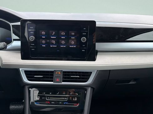 New 2026 Volkswagen Taos SE FWD image 17