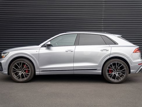 Used 2019 Audi Q8 Prestige w/ Luxury Package image 2