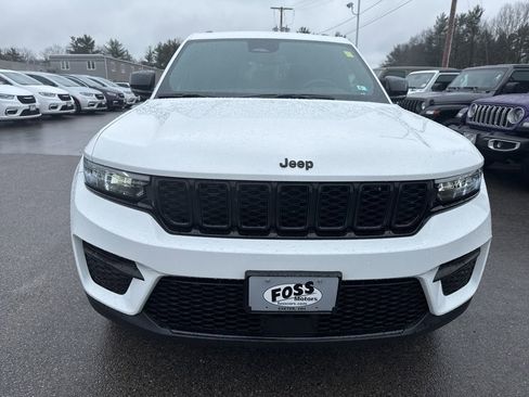 Certified 2024 Jeep Grand Cherokee Altitude image 8