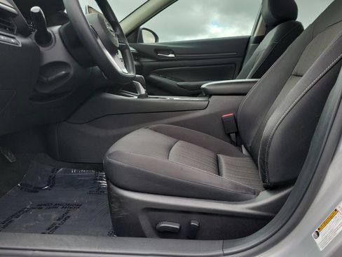 Used 2025 Nissan Altima 2.5 SV FWD image 16