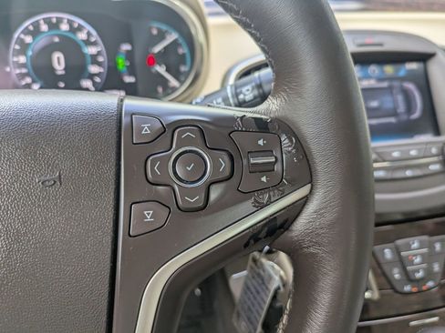 Used 2014 Buick LaCrosse image 23