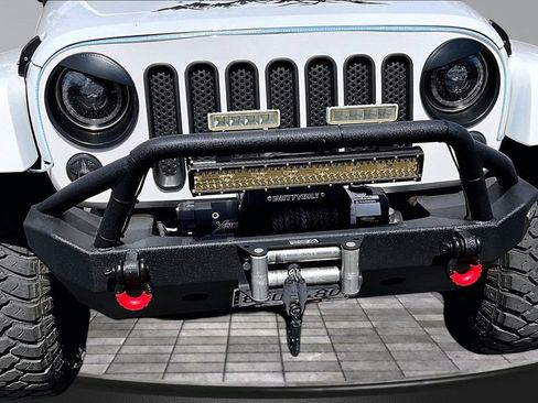 Used 2015 Jeep Wrangler Unlimited Sahara w/ Max Tow Package AWD/4WD image 26