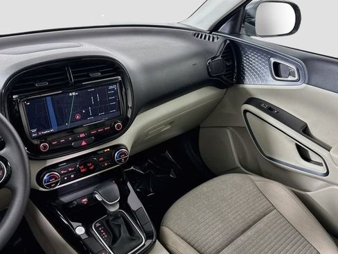 Used 2022 Kia Soul S FWD image 21