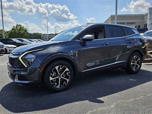 Used 2023 Kia Sportage EX image 3