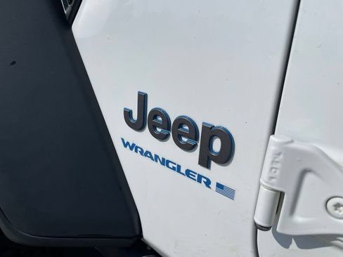 Used 2023 Jeep Wrangler Unlimited Rubicon 4xe AWD/4WD image 5