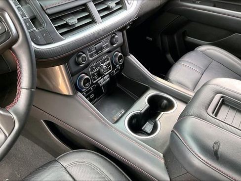 Used 2024 Chevrolet Suburban RST image 13