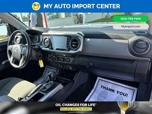 Used 2022 Toyota Tacoma SR5 AWD/4WD image 28
