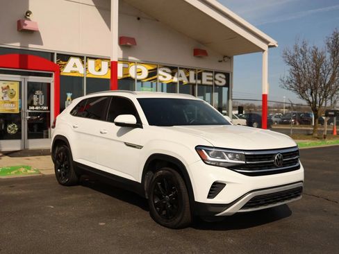 Used 2022 Volkswagen Atlas Cross Sport SE FWD image 3