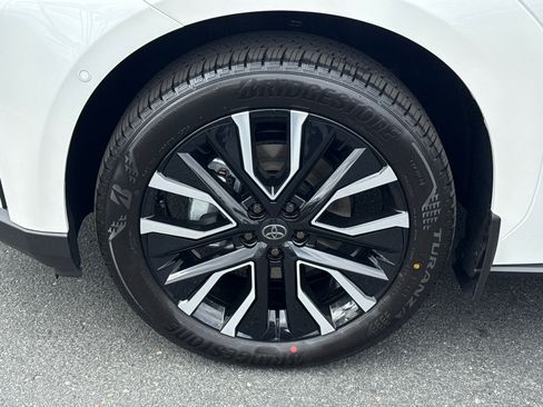 New 2026 Toyota bZ FWD image 5
