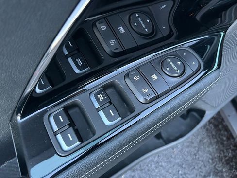 Used 2022 Kia Niro LXS w/ Digital Cluster Package image 24