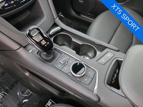 Used 2024 Cadillac XT5 Sportv w/ Technology Package AWD/4WD image 24