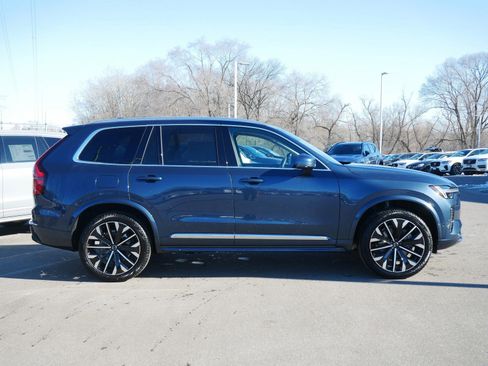 New 2026 Volvo XC90 B5 Plus image 2