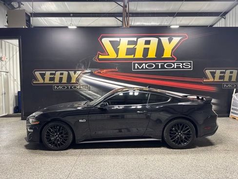 Used 2022 Ford Mustang GT Premium w/ GT Performance Package RWD image 2