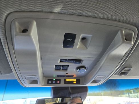 Used 2019 Cadillac Escalade Luxury image 38