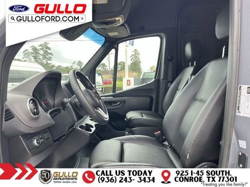 Used 2024 Mercedes-Benz Sprinter 2500 image 26
