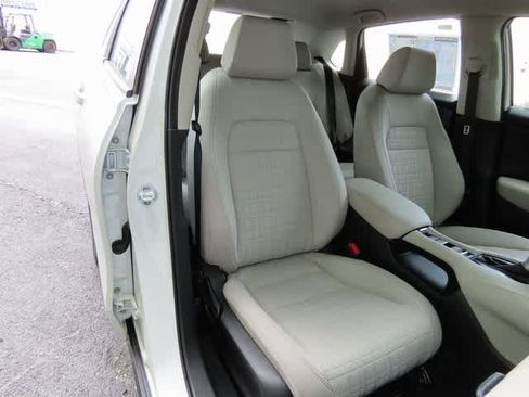 New 2026 Honda HR-V LX image 15