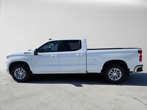 Used 2023 Chevrolet Silverado 1500 LT AWD/4WD image 6