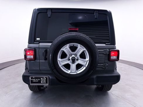 Used 2022 Jeep Wrangler Unlimited Sport image 12