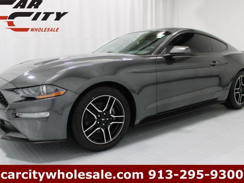 Used 2018 Ford Mustang Coupe w/ Equipment Group 101A RWD image 1