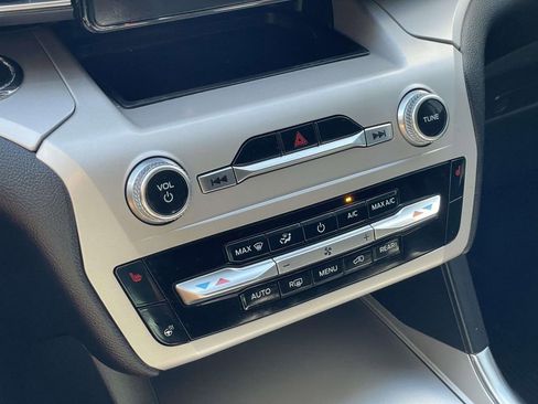 Used 2023 Ford Explorer XLT w/ Equipment Group 202A image 14