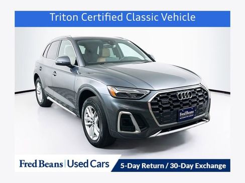 Used 2022 Audi Q5 2.0T Premium w/ Convenience Package image 1