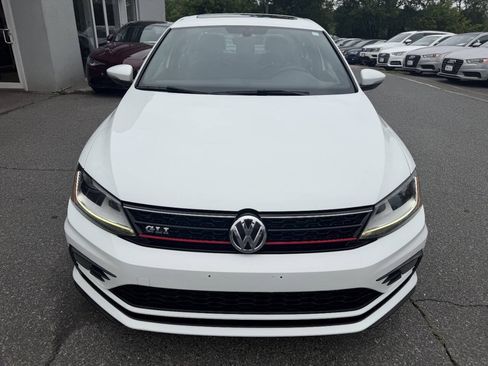 Used 2017 Volkswagen Jetta GLI FWD image 2