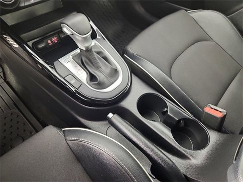 Used 2021 Kia Forte GT-Line image 23