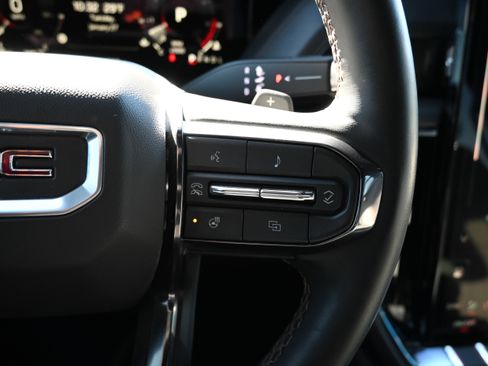 Used 2025 GMC Yukon AT4 w/ AT4 Premium Package image 21