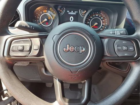 Used 2025 Jeep Wrangler Sport AWD/4WD image 12