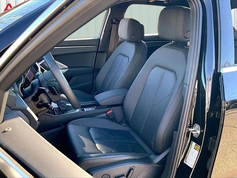 Used 2025 Audi Q3 2.0T Premium w/ Convenience Package image 21