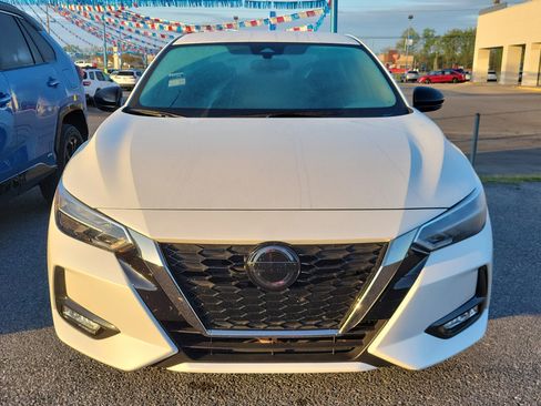 Used 2021 Nissan Sentra SR image 2