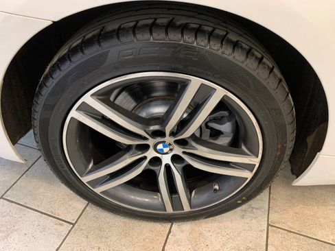 Used 2022 BMW 530i xDrive w/ Premium Package image 10