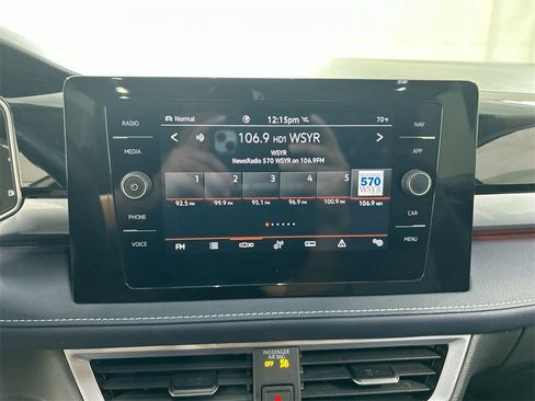 Certified 2025 Volkswagen Taos SEL image 20