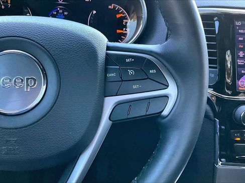 Used 2019 Jeep Grand Cherokee Altitude image 21