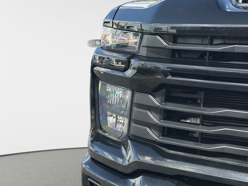 Used 2024 Chevrolet Silverado 2500 Custom w/ Custom Value Package AWD/4WD image 8