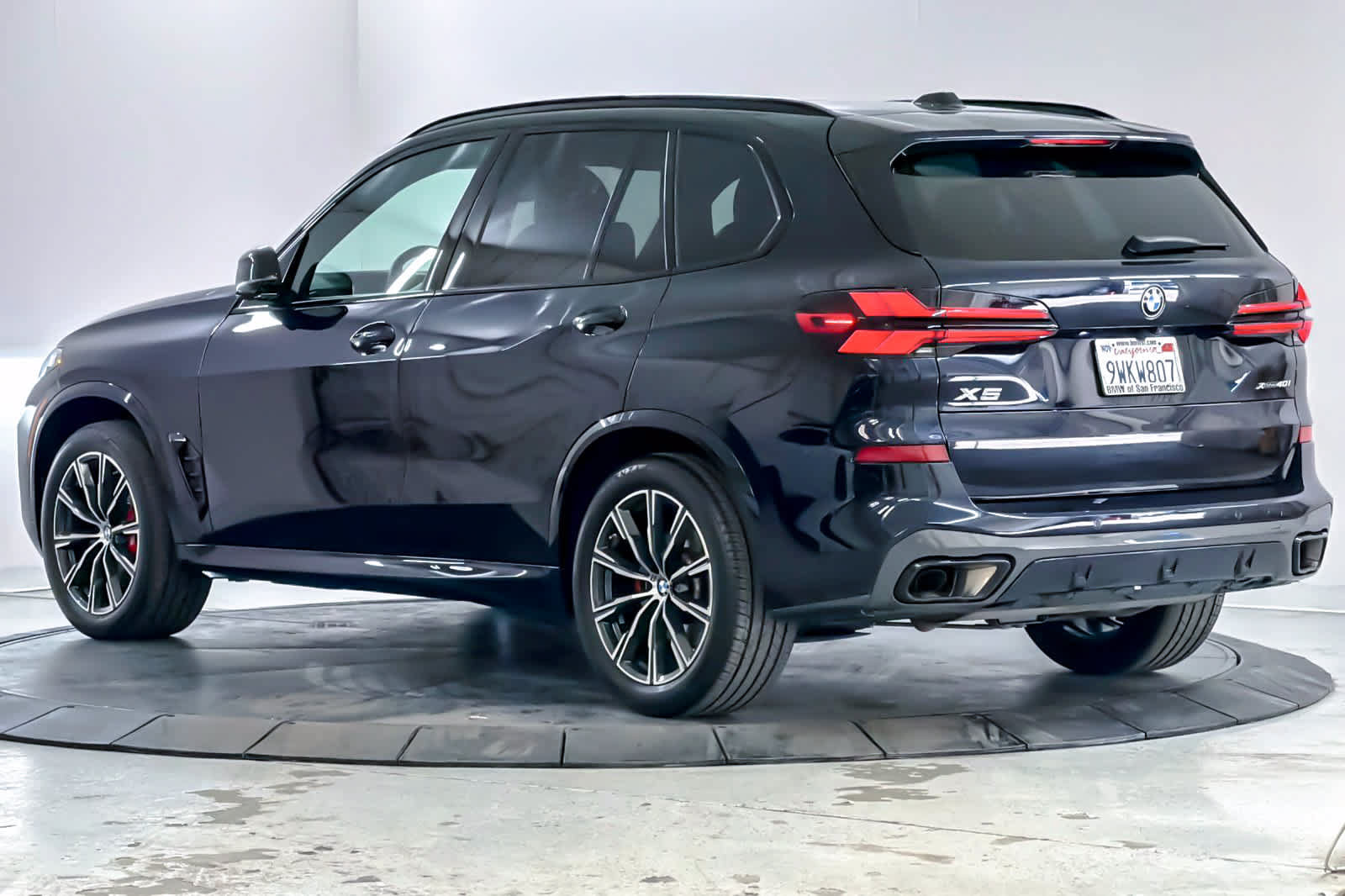 Used 2024 BMW X5 xDrive40i w/ M Sport Package AWD/4WD image 6