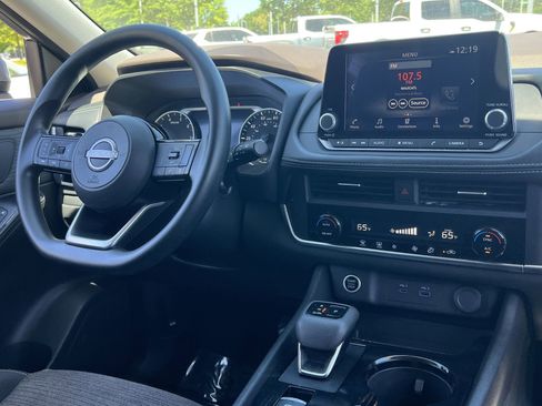 Used 2023 Nissan Rogue SV AWD/4WD image 32