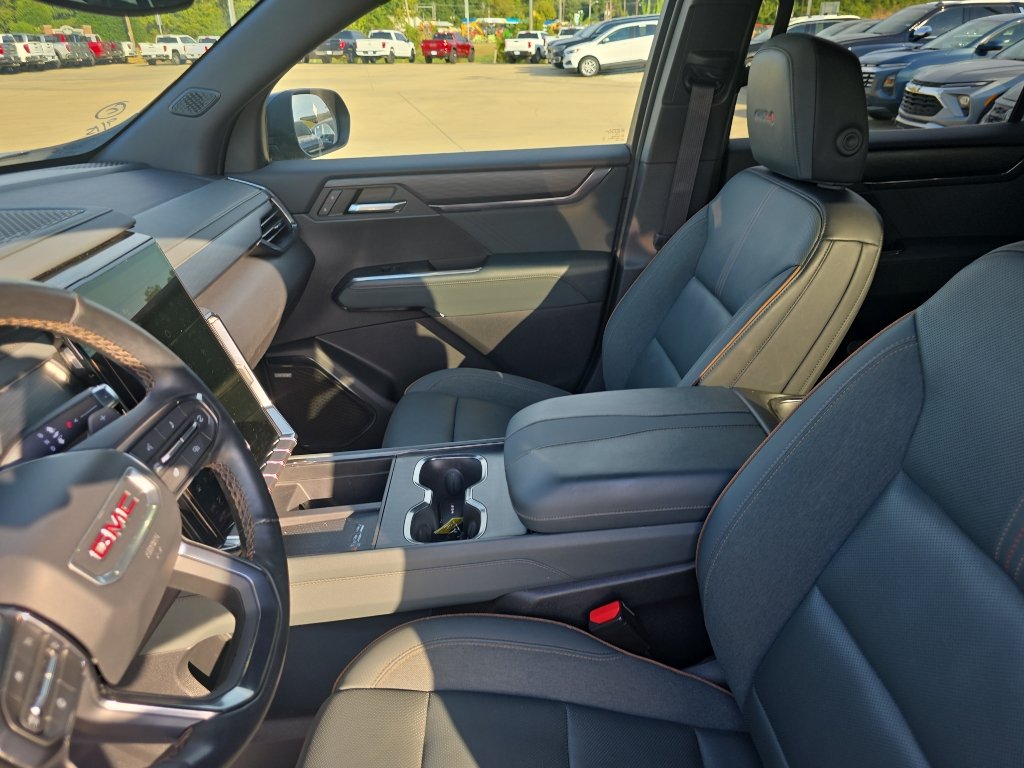 Used 2024 GMC Acadia AT4 w/ Luxury Package AWD/4WD image 15