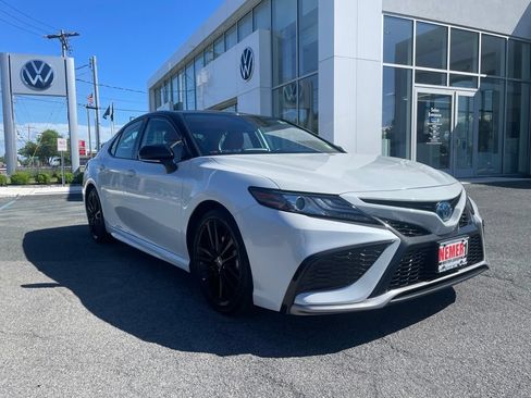 Used 2022 Toyota Camry XSE w/ Cold Weather Package FWD image 7