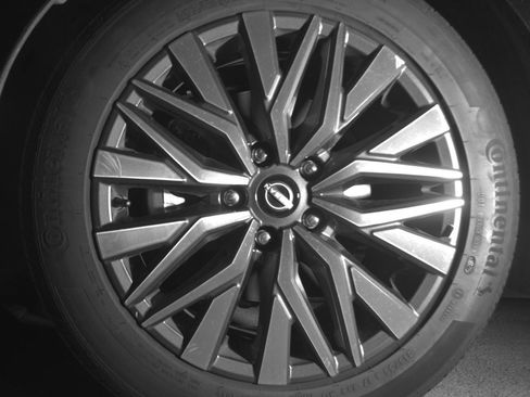 Used 2025 Nissan Altima 2.5 SV FWD image 12
