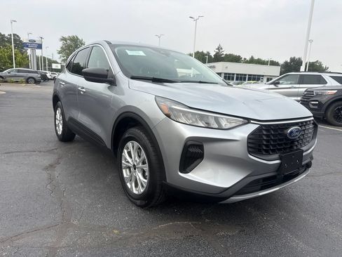 Used 2024 Ford Escape Active AWD/4WD image 4
