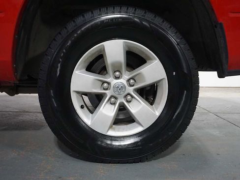 Used 2018 RAM 1500 Classic SLT w/ Luxury Group image 9