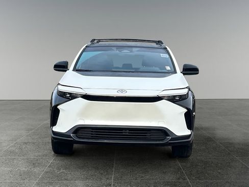 Used 2024 Toyota bZ4X XLE w/ Weather Package image 2