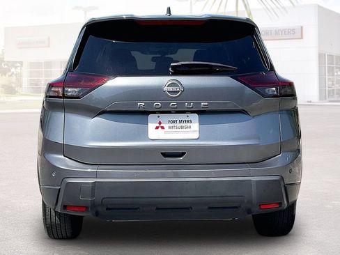 Used 2025 Nissan Rogue SV FWD image 16